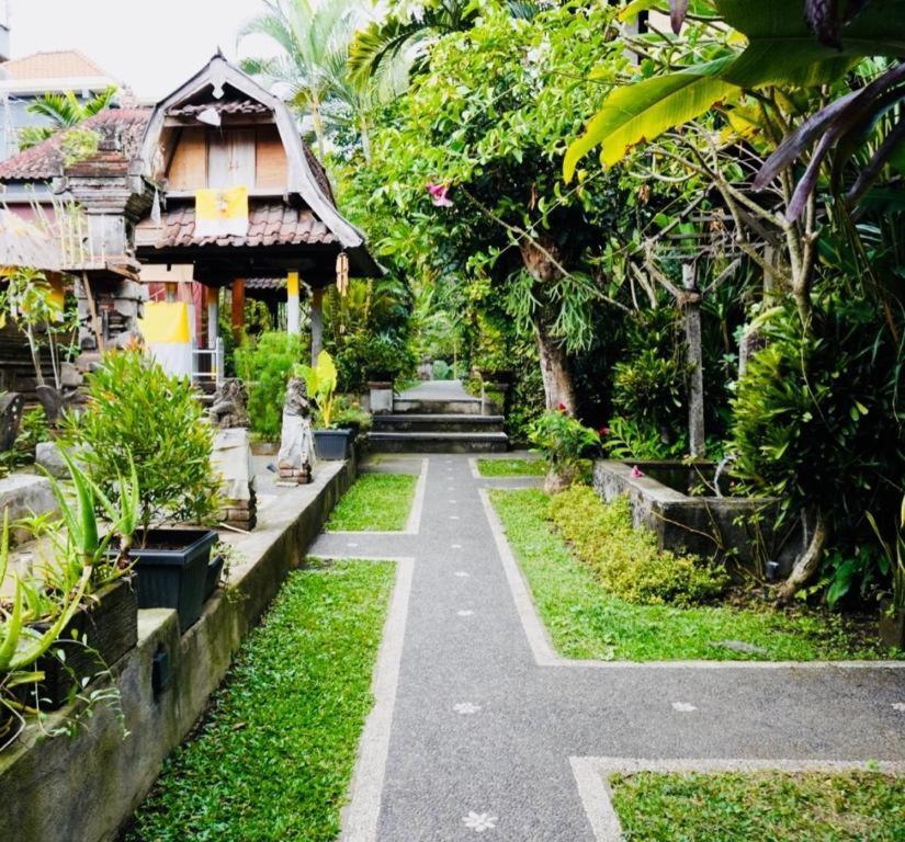 ウブド Matahari House Bed & Breakfast エクステリア 写真